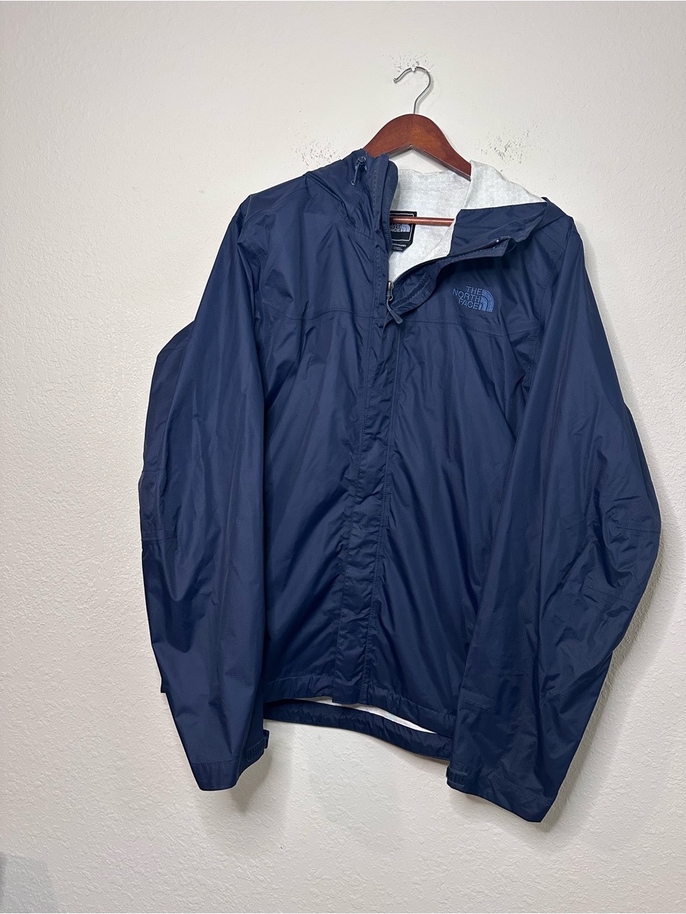 The North Face Men's Navy Lightweight Hooded Windbreaker Jacket Size Medium